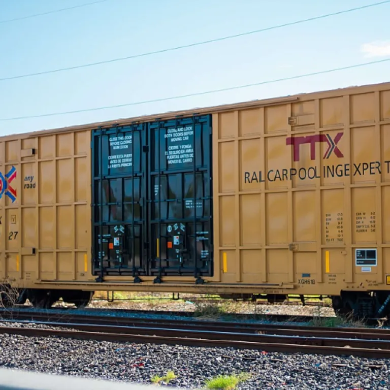 Tout savoir sur l’utilisation du camion bras de grue dans le transport de fret